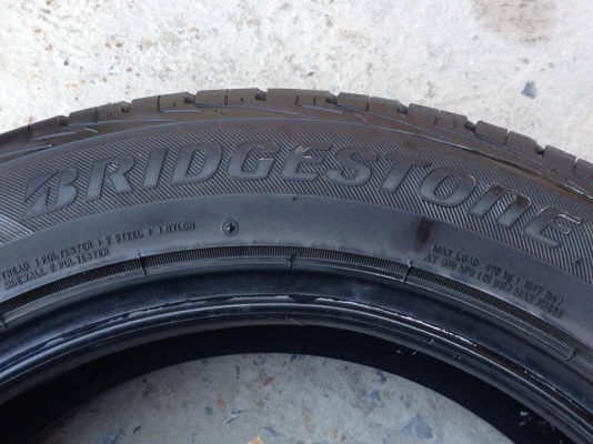 ยาง Bridgstone 185-55-15 ปี 12 2 เส้น 1500 สภาพสวยๆไม่มีปะไม่บวมดอกยางเหลือเยอะวิ่งใด้อีกนานค่ะ