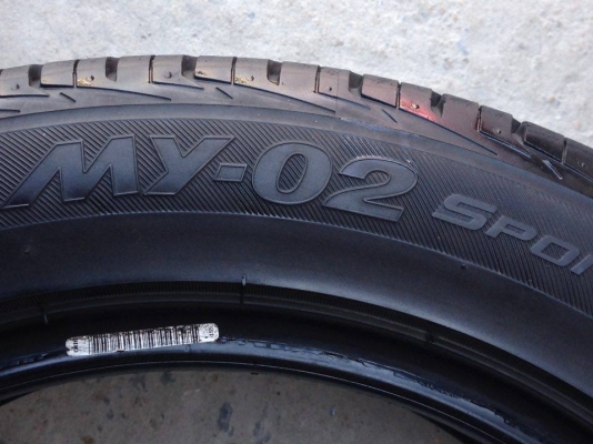 ยาง Bridgstone 185-55-15 ปี 12 2 เส้น 1500 สภาพสวยๆไม่มีปะไม่บวมดอกยางเหลือเยอะวิ่งใด้อีกนานค่ะ