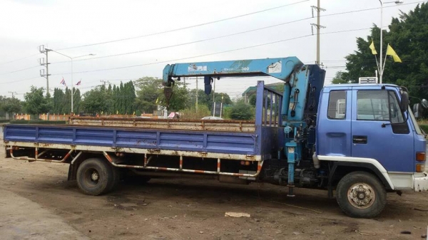 6ล้อเครน195แรง 5 ตัน 3 ชัก ยาง 8.25 กระบะยาว 6.20 คัสซีสวยพร้อมใช้งาน