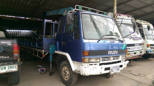 6ล้อเครน195แรง 5 ตัน 3 ชัก ยาง 8.25 กระบะยาว 6.20 คัสซีสวยพร้อมใช้งาน 6ล้อเครน195แรง 5 ตัน 3 ชัก ยาง 8.25 กระบะยาว 6.20 คัสซีสวยพร้อมใช้งาน