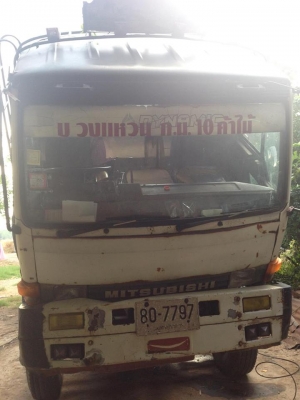 ขายสิบล้อมิตชูเฉินหลง527MAวางเครื่อแคชชีสวยหัวเก๋งสวยยางดีสภาพใช้ได้งฮีโน่EM100