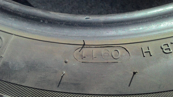 215/70R16 HANKOOK RADIAL RA-08 ไม่มีปะ ชุด 4 เส้น tel.081-427-3941 ไลน์ไอดี autobot107 215/70R16 HANKOOK RADIAL RA-08 ไม่มีปะ ชุด 4 เส้น tel.081-427-3941 ไลน์ไอดี autobot107