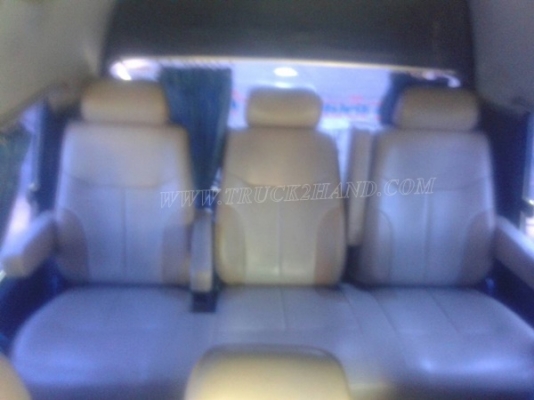 รถตู้หลังคาสูง ยี่ห้อโตโยต้า ติดแก๊ซ LPG ทะเบียนพร้อม