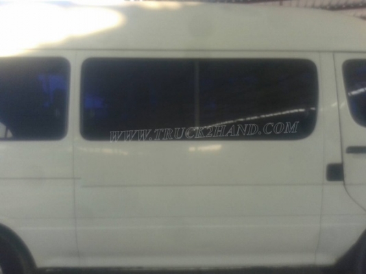 รถตู้หลังคาสูง ยี่ห้อโตโยต้า ติดแก๊ซ LPG ทะเบียนพร้อม