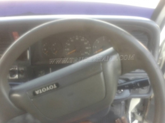 รถตู้หลังคาสูง ยี่ห้อโตโยต้า ติดแก๊ซ LPG ทะเบียนพร้อม