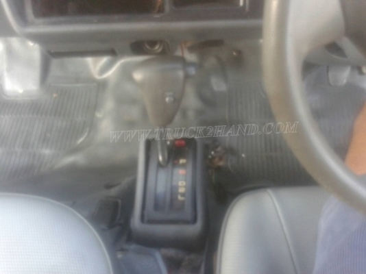 รถตู้หลังคาสูง ยี่ห้อโตโยต้า ติดแก๊ซ LPG ทะเบียนพร้อม