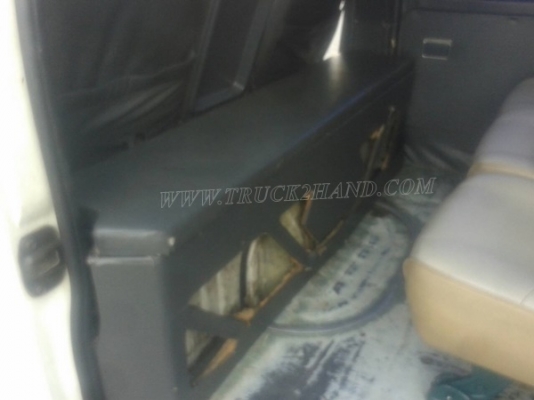 รถตู้หลังคาสูง ยี่ห้อโตโยต้า ติดแก๊ซ LPG ทะเบียนพร้อม