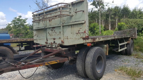 ขายหาง พื้นเรียบ. พนัส , สามมิต / 2 เพลา.   ปี 39 - ปี 40.  ( มีขาย 4 หาง. )    สนใจติดต่อ  081 - 6079515