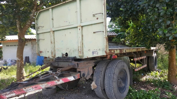 ขายหาง พื้นเรียบ. พนัส , สามมิต / 2 เพลา.   ปี 39 - ปี 40.  ( มีขาย 4 หาง. )    สนใจติดต่อ  081 - 6079515