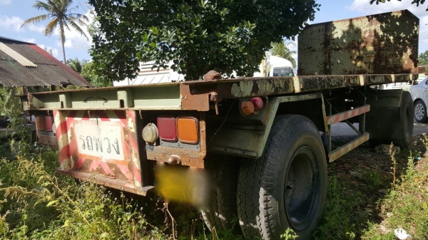 ขายหาง พื้นเรียบ. พนัส , สามมิต / 2 เพลา.   ปี 39 - ปี 40.  ( มีขาย 4 หาง. )    สนใจติดต่อ  081 - 6079515