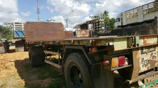 ขายหาง พื้นเรียบ. พนัส , สามมิต / 2 เพลา.   ปี 39 - ปี 40.  ( มีขาย 4 หาง. )    สนใจติดต่อ  081 - 6079515