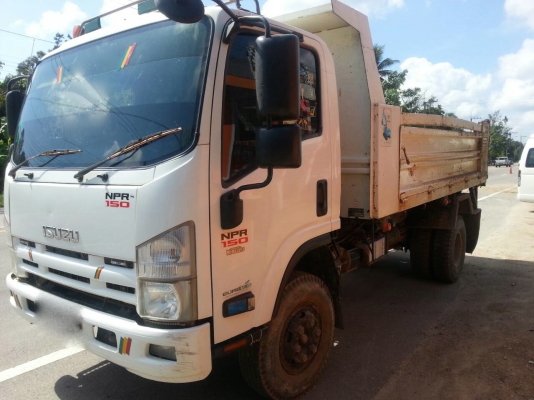 รถอีซุซุ 6 ล้อดั้ม NPR 150 แรงม้า ปี 52.   ( รถวิ่ง 2xx,xxx กม. )     สนใจติดต่อ  081 - 6079515