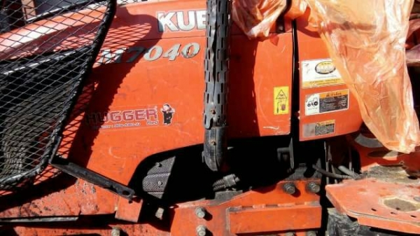 ขายรถไถ KUBOTA M7040 ใบมีดดันหน้า 6 จาน เอกสารเล่มทะเบียน ราคา 420000