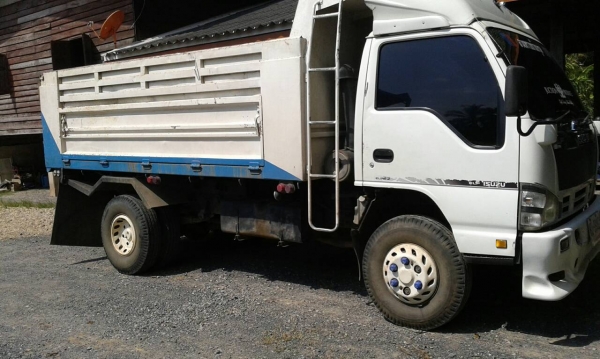 ขายรถบรรทุก 6 ล้อดัมพ์ ISUZU NQR 175 แรงม้าปี 2549 ราคา 650000