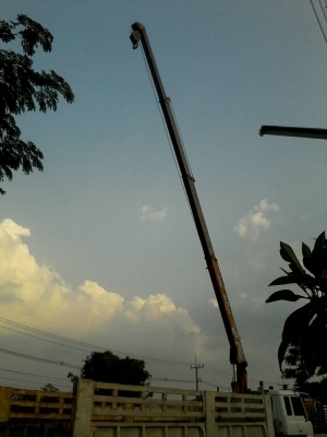 ขายFF180แรงติดเครนUNIC500ท้องปลิง4ปลอก3ชักขาเหลี่ยมยาว7.20เมตร