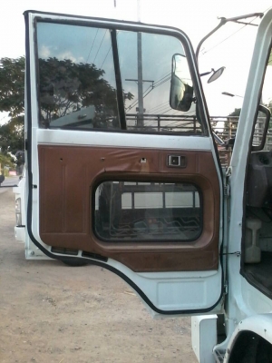 ขายFF180แรงติดเครนUNIC500ท้องปลิง4ปลอก3ชักขาเหลี่ยมยาว7.20เมตร