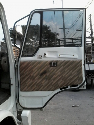 ขายFF180แรงติดเครนUNIC500ท้องปลิง4ปลอก3ชักขาเหลี่ยมยาว7.20เมตร