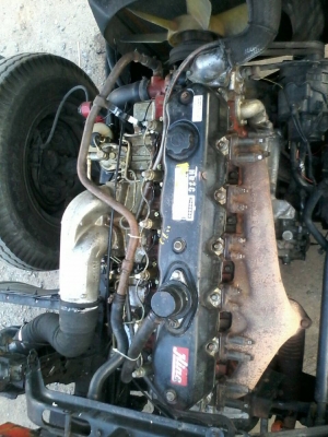 ขายFF180แรงติดเครนUNIC500ท้องปลิง4ปลอก3ชักขาเหลี่ยมยาว7.20เมตร