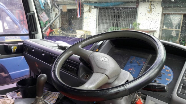 รถฮีโน่ 6 ล้อ FC4J  145 แรงม้า. ปี 41.    สนใจติดต่อ  081 - 6079515