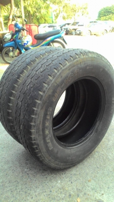 215/75R16C  MAXXIS TRUCMAXX UE-168 ปีใหม่ๆ ปี2014 ไม่มีปะ มี 2 เส้น tel.081-427-3941 ไอดีไลน์ autobot107