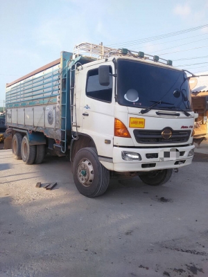 HINO MEGA 320แรงแม่ลูก 3คานคอกเกษตรปี47 HINO MEGA 320แรงแม่ลูก 3คานคอกเกษตรปี47