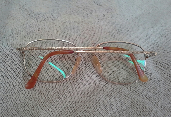 แว่นสายตายาวแฮนด์คราฟท์ LOGOS/Singapore