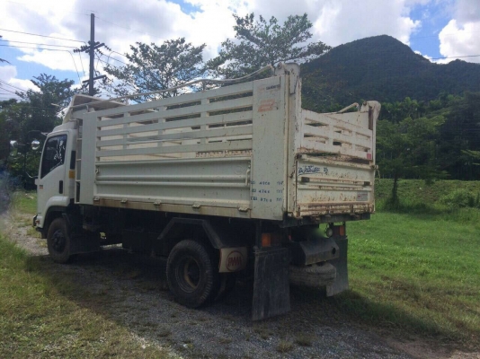 รถอีซูซุ 6 ล้อดั้ม FRR 210 แรงม้า  ปี 53.  ( รถวิ่ง 1xx,xxx กม. )     สนใจติดต่อ  081 - 6079515