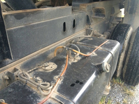 รถอีซูซุ 6 ล้อดั้ม FRR 210 แรงม้า  ปี 53.  ( รถวิ่ง 1xx,xxx กม. )     สนใจติดต่อ  081 - 6079515