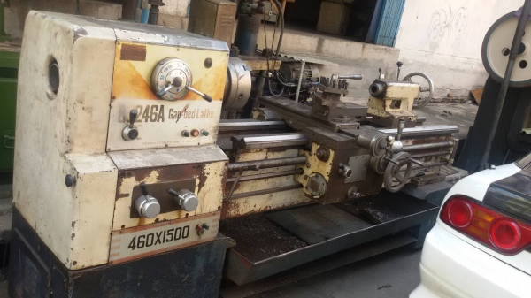 เครื่องกลึง8ฟุต