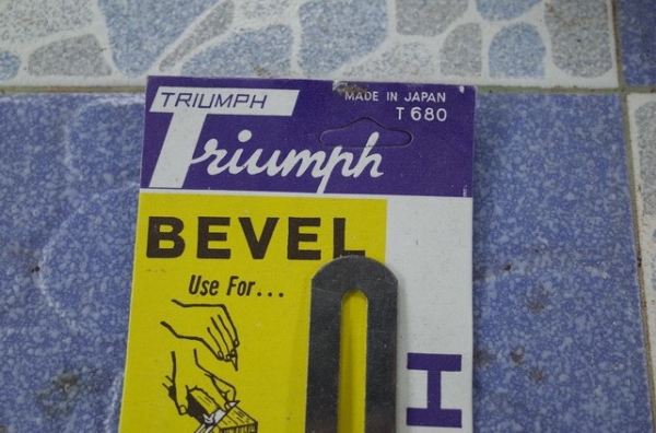 ขายฉากเป็น TRIUMPH Made in Japan. ขายฉากเป็น TRIUMPH Made in Japan.