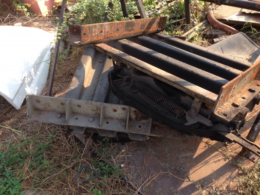 ต้องการขายจานหัวลาก 2 อัน อันละ 4500 บาท