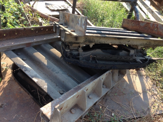 ต้องการขายจานหัวลาก 2 อัน อันละ 4500 บาท