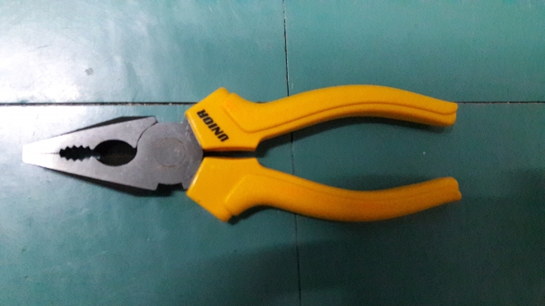 ขายคีมปากจิ้งจกUNIOR ขนาด6" งานเก่าสโลวีเนียเก่าเก็บ