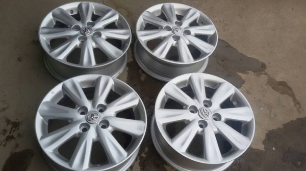 ขายล้อแม็ก vios gt/yaris 15" ทำสีมาใหม่  สนใจติดต่อ ตาเล็ก ล้อและยาง 081-3747940