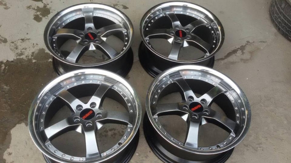 ขายล้อแม็ก5ก้าน 17" สีไฮเปอร์แบล็ค สนใจติดต่อ ตาเล็ก ล้อและยาง 081-3747940