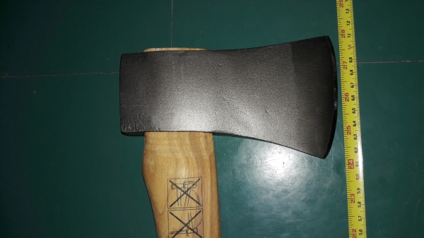 ขายขวานตราเสือกู้ภัยหัวสีเทาขนาดหัว2 1/4ปอน MADE IN SWEDEN.