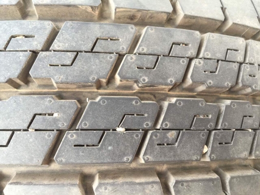 ขายยางดันลอปถอดป้ายแดง 215/60/15 ปี15 ตุ้มหน้ายางครบ