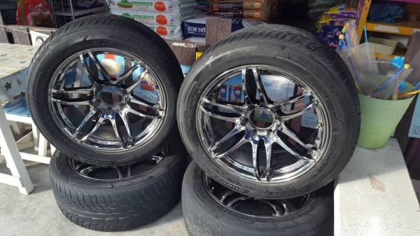 ขอบ 20 พร้อมยาง สภาพสวย ไม่มีซ่อม