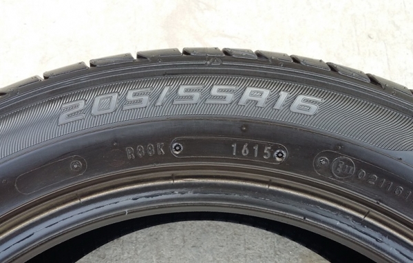 ยาง,205-55-16 DUNLOP LM704 ปี15สภาพเต็ม ชุดละ 4,200 ยาง,205-55-16 DUNLOP LM704 ปี15สภาพเต็ม ชุดละ 4,200