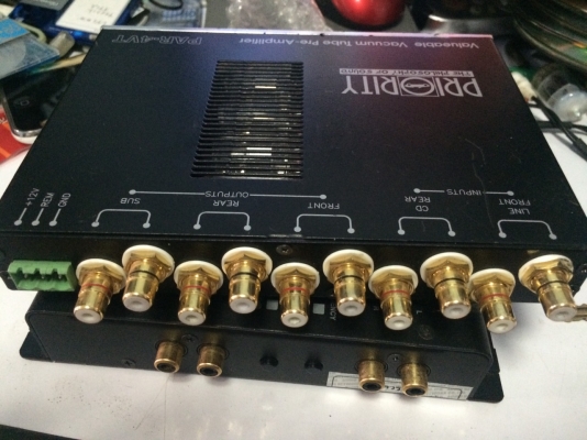 ปรีหลอด PRIORITY PAR-4VT 9V แยกFRONTและREAR อิสระแยกออกจากกัน เสียงหวานๆ มือ2 ปรีหลอด PRIORITY PAR-4VT 9V แยกFRONTและREAR อิสระแยกออกจากกัน เสียงหวานๆ มือ2