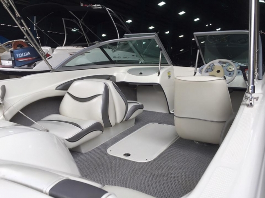 ลดราคาสปีดโบ๊ด MAXUM 18ฟุตเครื่อง3000 เพียง 469000 เท่านั้น