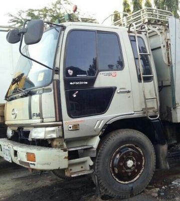 สิบล้อ ฮีโน่ FL3H 195เพาเดียว พื้นเรียน ยาว6.30ม สภาพดีเดิมๆพร้อมใช้ ทะเบียนพร้อมโอน สิบล้อ ฮีโน่ FL3H 195เพาเดียว พื้นเรียน ยาว6.30ม สภาพดีเดิมๆพร้อมใช้ ทะเบียนพร้อมโอน