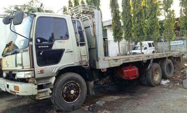 สิบล้อ ฮีโน่ FL3H 195เพาเดียว พื้นเรียน ยาว6.30ม สภาพดีเดิมๆพร้อมใช้ ทะเบียนพร้อมโอน สิบล้อ ฮีโน่ FL3H 195เพาเดียว พื้นเรียน ยาว6.30ม สภาพดีเดิมๆพร้อมใช้ ทะเบียนพร้อมโอน