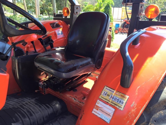 ขายรถไถ Kubota M7040 (4WD) พร้อมดันหน้า ผานบุกเบิกช้าง รถสวย พร้อมใช้งานครับ