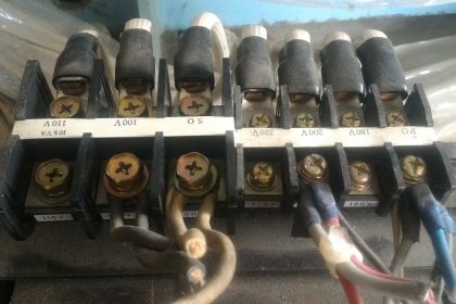 หม้อแปลงไฟจาก 220 เหลือ 100 หรือ 110 V. ขนาดกำลัง 100 A. ยี่ห้อ  KASUGA  จากญี่ปุ่น