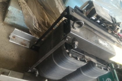 หม้อแปลงไฟจาก 220 เหลือ 100 หรือ 110 V. ขนาดกำลัง 100 A. ยี่ห้อ  KASUGA  จากญี่ปุ่น