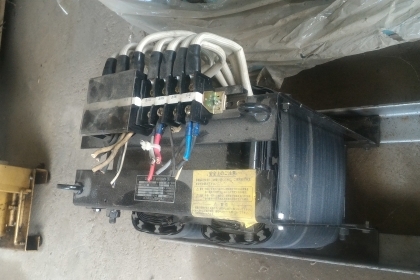 หม้อแปลงไฟจาก 220 เหลือ 100 หรือ 110 V. ขนาดกำลัง 100 A. ยี่ห้อ  KASUGA  จากญี่ปุ่น