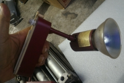 ชุดโครมไฟส่องงานโชว์ต่างๆ แบบใส่รางไฟ ตัวหลอดที่ให้มาเป็นไฟ 12 V. ขนาด 75 W. (ให้ 9 ชุดเลย)