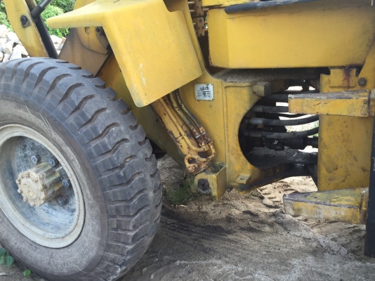 รถตักล้อยางเอวอ่อน 2 เพลา ยี่ห้อมิตซู รุ่น WS3