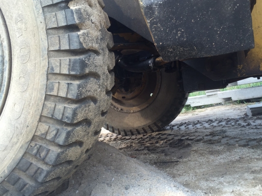 รถตักล้อยางเอวอ่อน 2 เพลา ยี่ห้อมิตซู รุ่น WS3